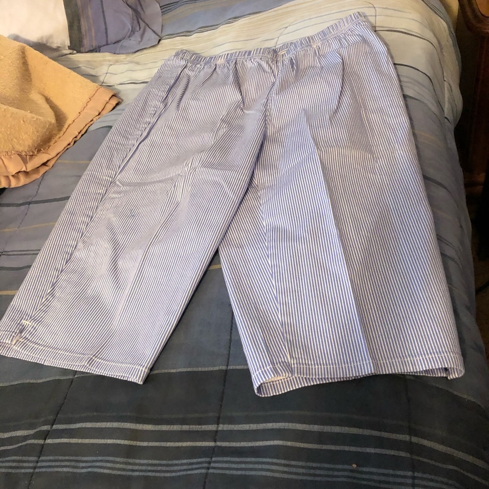 Blue and white stripped capri’s